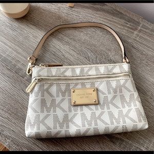 Michael Kors wristlet purse